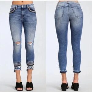 Mavi Ada mid rise embellished embroidered jeans size 28/27 distressed